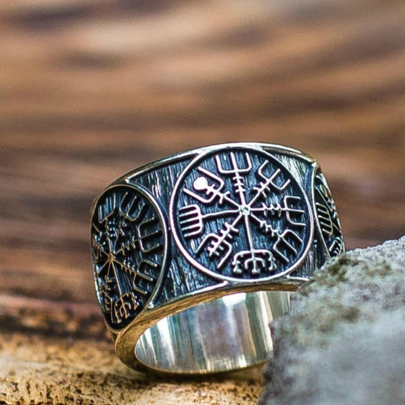 男性のためのヴィンテージバイキングランク記章リング、コセスカ - Mens Signet Ring のレビューと価格