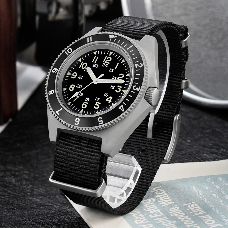 Watchdives WD1972 クォーツ時計サファイア夜 - Jewelry For Watches のレビューと価格