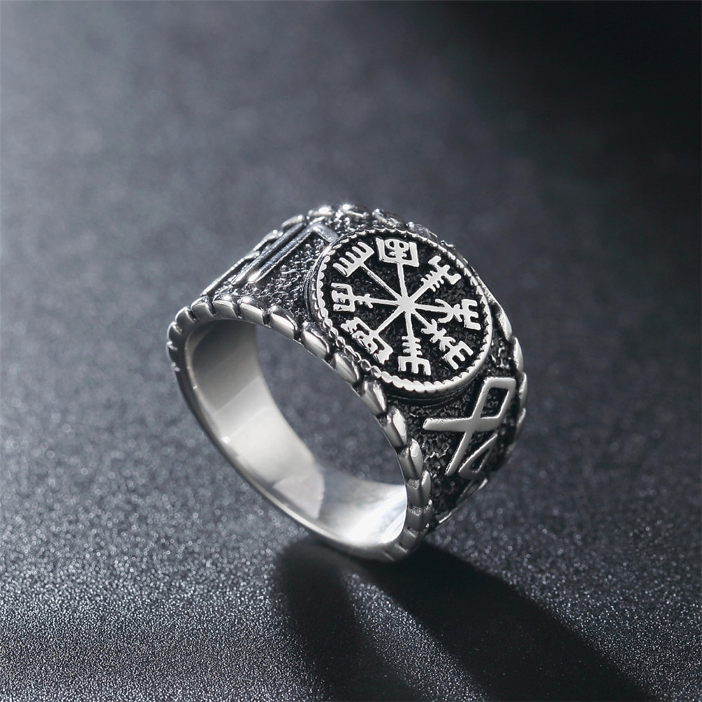 ヴィンテージバイキングルーンシグネットスカンジナビアリング男 - Mens Signet Ring のレビューと価格